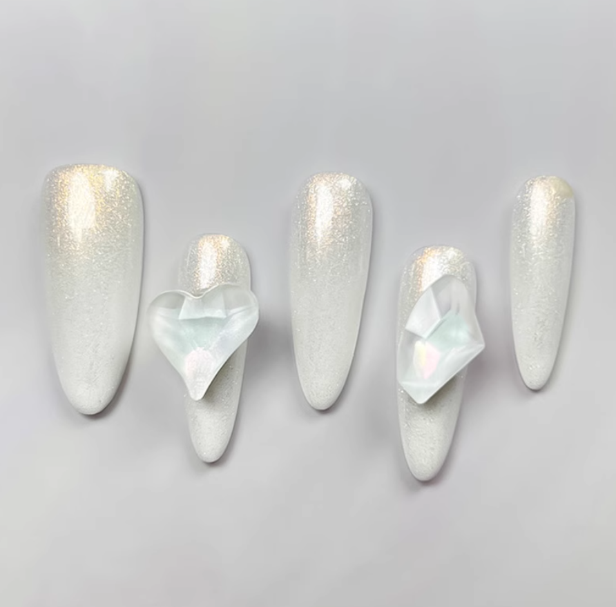 Moonlight White Ice Crystal Heart Press-On Nail T 247