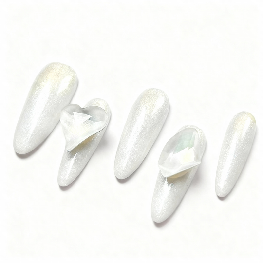 Moonlight White Ice Crystal Heart Press-On Nail T 247