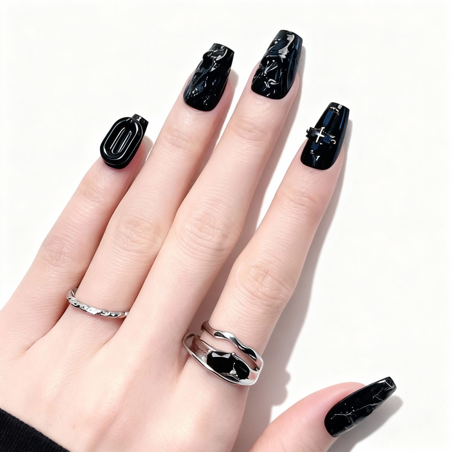 Black & White Press-On Nails T256