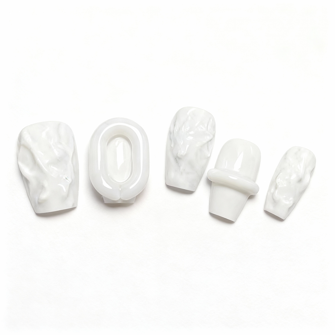 Black & White Press-On Nails T256