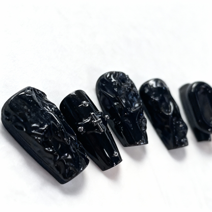 Black & White Press-On Nails T256