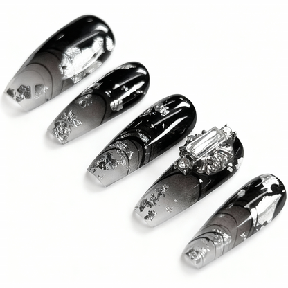 Silver & Black Press-On Nails T249