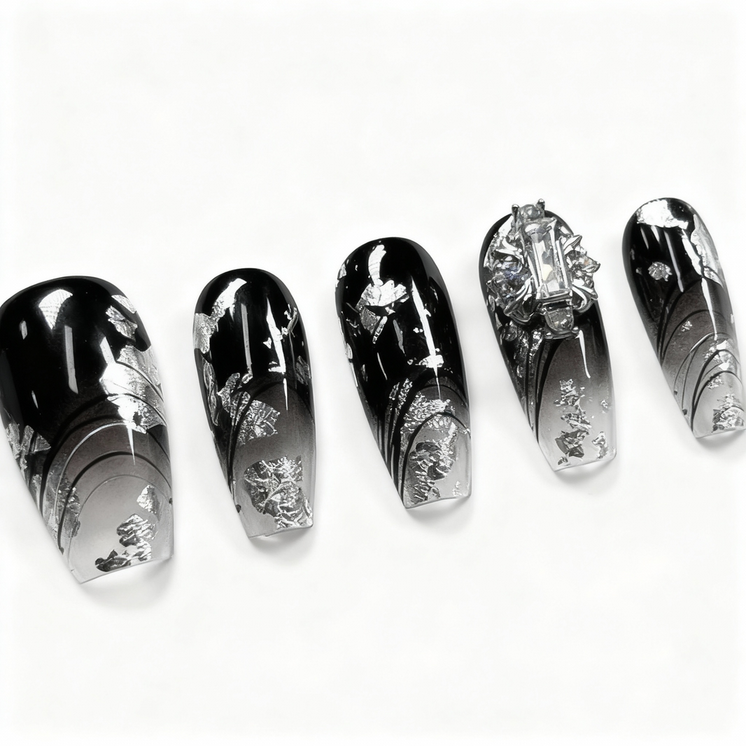Silver & Black Press-On Nails T249