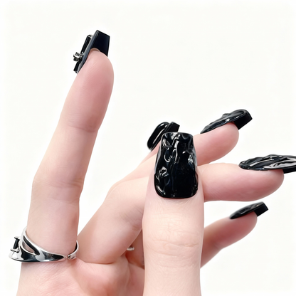 Black & White Press-On Nails T256