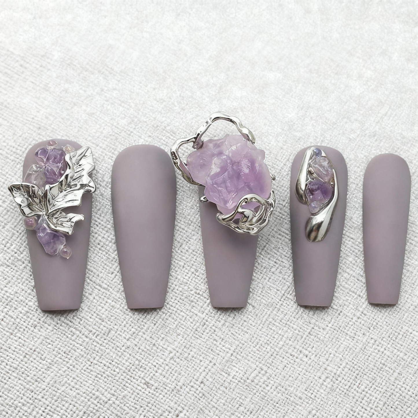 Ukiyo Press-On Nails T242